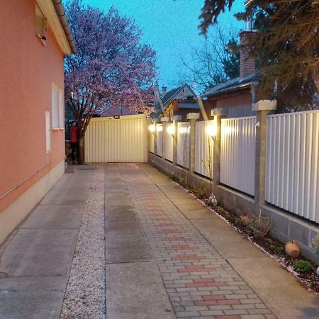 Bpr P3 Lodge Apartment With A/C Budapeste Exterior foto